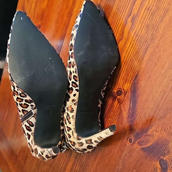 Gorgeous animal print pony ankle boots. Size 8. - Picture 8 of 8